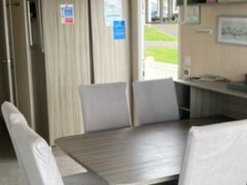 Devon Cliffs Holiday Park - Holiday Accommodation 22207 - Devon - 1188548 - thumbnail photo 14