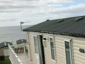 Devon Cliffs Holiday Park - Holiday Accommodation 22207 - Devon - 1188548 - thumbnail photo 19