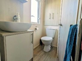 Ladram Bay Holiday Park - Holiday Accommodation 22219 - Devon - 1188558 - thumbnail photo 13