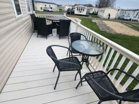 Kingfisher Caravan Park - Holiday Accommodation 22238 - Lincolnshire - 1188574 - thumbnail photo 2