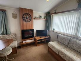 Kingfisher Caravan Park - Holiday Accommodation 22238 - Lincolnshire - 1188574 - thumbnail photo 4