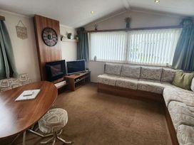 Kingfisher Caravan Park - Holiday Accommodation 22238 - Lincolnshire - 1188574 - thumbnail photo 6