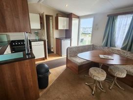 Kingfisher Caravan Park - Holiday Accommodation 22238 - Lincolnshire - 1188574 - thumbnail photo 8
