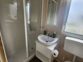 Kingfisher Caravan Park - Holiday Accommodation 22238 - Lincolnshire - 1188574 - thumbnail photo 9