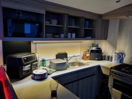 Doniford Bay - Holiday Accommodation 22239 - Devon - 1188575 - thumbnail photo 8