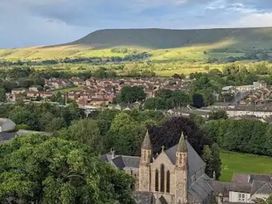 Fell Valley View (private land) - Holiday Accommodation 22240 - Yorkshire Dales - 1188576 - thumbnail photo 18