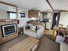Kingfisher Caravan Park - Holiday Accommodation 22241 - Lincolnshire - 1188577 - thumbnail photo 2