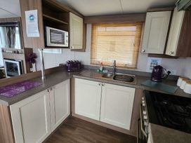 Kingfisher Caravan Park - Holiday Accommodation 22241 - Lincolnshire - 1188577 - thumbnail photo 7