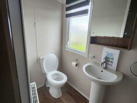 Kingfisher Caravan Park - Holiday Accommodation 22241 - Lincolnshire - 1188577 - thumbnail photo 10