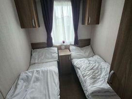 Kingfisher Caravan Park - Holiday Accommodation 22241 - Lincolnshire - 1188577 - thumbnail photo 17