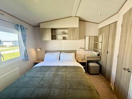 Kingfisher Caravan Park - Holiday Accommodation 22245 - Lincolnshire - 1188581 - thumbnail photo 9