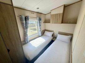 Kingfisher Caravan Park - Holiday Accommodation 22245 - Lincolnshire - 1188581 - thumbnail photo 10