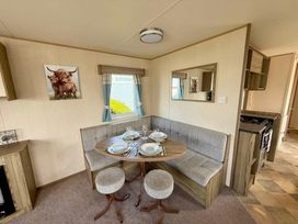 Kingfisher Caravan Park - Holiday Accommodation 22246 - Lincolnshire - 1188582 - thumbnail photo 5