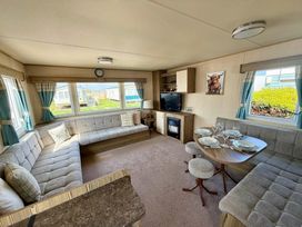 Kingfisher Caravan Park - Holiday Accommodation 22246 - Lincolnshire - 1188582 - thumbnail photo 6