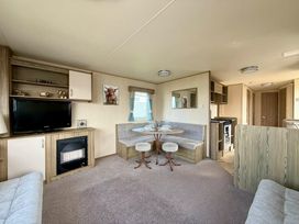 Kingfisher Caravan Park - Holiday Accommodation 22246 - Lincolnshire - 1188582 - thumbnail photo 8