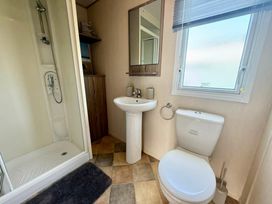 Kingfisher Caravan Park - Holiday Accommodation 22246 - Lincolnshire - 1188582 - thumbnail photo 10
