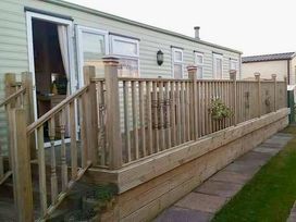 Kingfisher Caravan Park - Holiday Accommodation 22247 - Lincolnshire - 1188583 - thumbnail photo 2