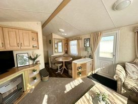 Kingfisher Caravan Park - Holiday Accommodation 22247 - Lincolnshire - 1188583 - thumbnail photo 8