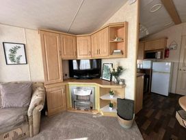 Kingfisher Caravan Park - Holiday Accommodation 22247 - Lincolnshire - 1188583 - thumbnail photo 10