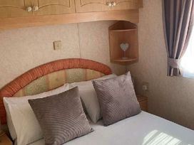 Kingfisher Caravan Park - Holiday Accommodation 22247 - Lincolnshire - 1188583 - thumbnail photo 15