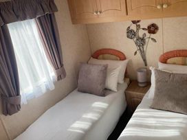 Kingfisher Caravan Park - Holiday Accommodation 22247 - Lincolnshire - 1188583 - thumbnail photo 16
