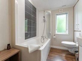 Kelling Heath Holiday Park - Holiday Accommodation 22249 - Norfolk - 1188585 - thumbnail photo 11