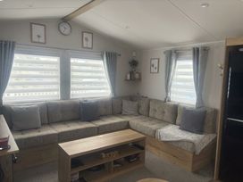 Pendine Sands - Holiday Accommodation 22265 - South Wales - 1188596 - thumbnail photo 6