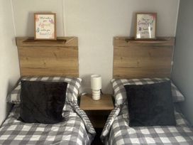 Pendine Sands - Holiday Accommodation 22265 - South Wales - 1188596 - thumbnail photo 16