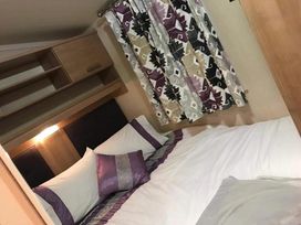 Quay West Holiday Park - Holiday Accommodation 22270 - Mid Wales - 1188600 - thumbnail photo 2