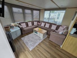 The Village Holiday Park - Holiday Accommodation 22271 - Mid Wales - 1188601 - thumbnail photo 6
