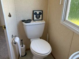 The Village Holiday Park - Holiday Accommodation 22271 - Mid Wales - 1188601 - thumbnail photo 9