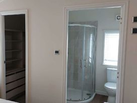 Lyons Robin Hood - Holiday Accommodation 22273 - North Wales - 1188603 - thumbnail photo 8