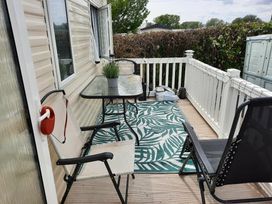Riverside Caravan Centre - Holiday Accommodation 22280 - Kent & Sussex - 1188608 - thumbnail photo 12