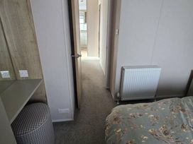 West Sands - Holiday Accommodation 22292 - Hampshire - 1188615 - thumbnail photo 6