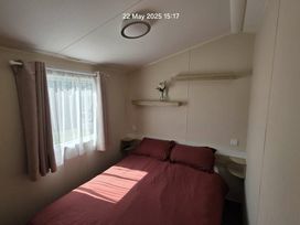 Devon Cliffs Holiday Park - Holiday Accommodation 22303 - Devon - 1188622 - thumbnail photo 3