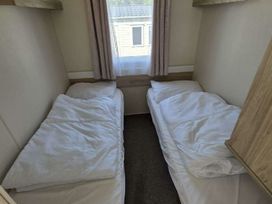 Devon Cliffs Holiday Park - Holiday Accommodation 22303 - Devon - 1188622 - thumbnail photo 5