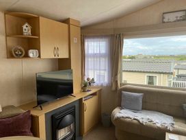 Brynowen Holiday Park - Holiday Accommodation 22306 - Mid Wales - 1188625 - thumbnail photo 10
