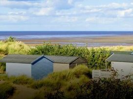 Manor Park Holiday Village - Holiday Accommodation 22313 - Norfolk - 1188632 - thumbnail photo 12