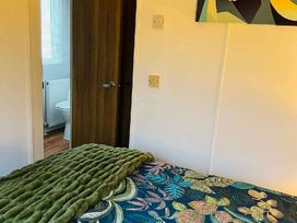 Manor Park Holiday Village - Holiday Accommodation 22314 - Norfolk - 1188633 - thumbnail photo 8