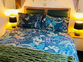 Manor Park Holiday Village - Holiday Accommodation 22314 - Norfolk - 1188633 - thumbnail photo 9