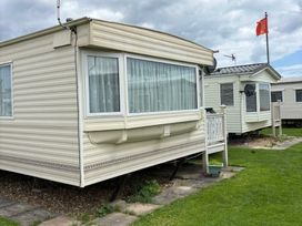Seaview Caravan Park - Holiday Accommodation 22318 - Lincolnshire - 1188636 - thumbnail photo 3