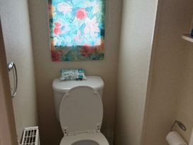 Seaview Caravan Park - Holiday Accommodation 22318 - Lincolnshire - 1188636 - thumbnail photo 10