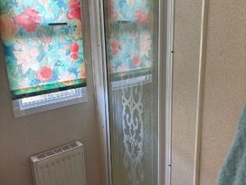 Seaview Caravan Park - Holiday Accommodation 22318 - Lincolnshire - 1188636 - thumbnail photo 9