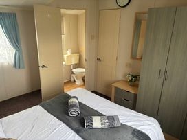 Brynowen Holiday Park - Holiday Accommodation 22322 - Mid Wales - 1188639 - thumbnail photo 3