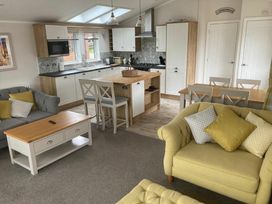 White Acres Holiday Park - Holiday Accommodation 22327 - Cornwall - 1188644 - thumbnail photo 3