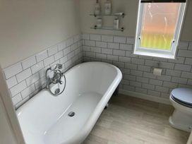 White Acres Holiday Park - Holiday Accommodation 22327 - Cornwall - 1188644 - thumbnail photo 9