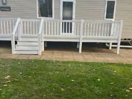 Hopton Holiday Village - Holiday Accommodation 22328 - Suffolk & Essex - 1188645 - thumbnail photo 1