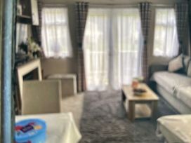 Hopton Holiday Village - Holiday Accommodation 22328 - Suffolk & Essex - 1188645 - thumbnail photo 3