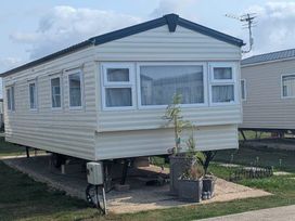 Seal Bay Resort - Holiday Accommodation 22333 - Hampshire - 1188649 - thumbnail photo 2