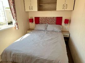 Weymouth Bay Holiday Park - Holiday Accommodation 22344 - Dorset - 1188657 - thumbnail photo 8